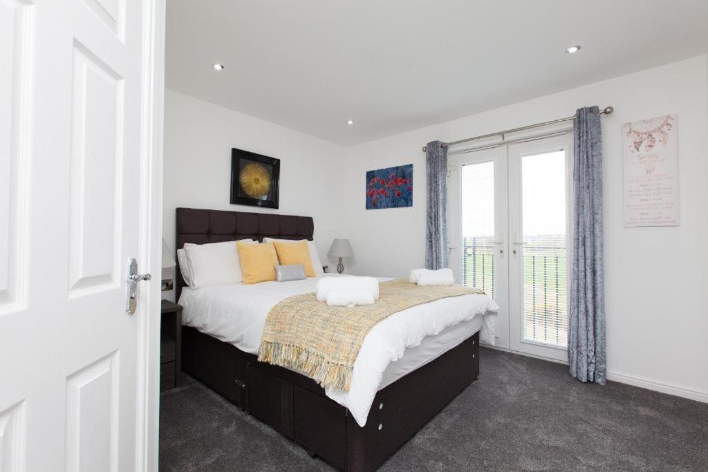 Super Prime Park View Duloch By Tba Appartement Dunfermline Buitenkant foto