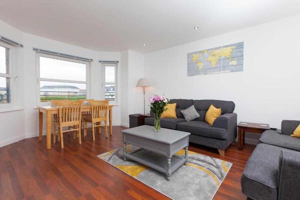 Super Prime Park View Duloch By Tba Appartement Dunfermline Buitenkant foto